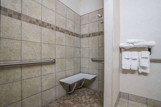Days Inn Hotel & Governors' Waterpark, RV Park & Fitness Center - Casselton, ND