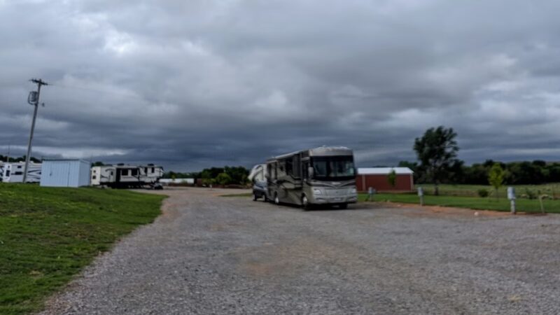 Red Barn Arena & RV - Cheyenne, OK