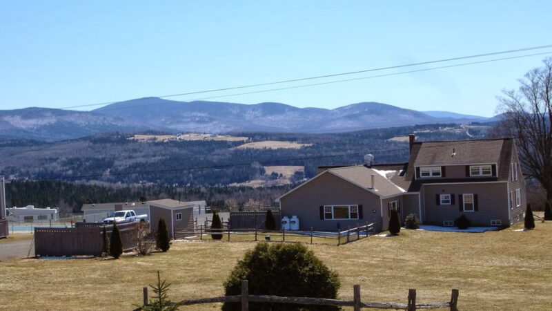 Notch View Inn & Campground - Colebrook, NH