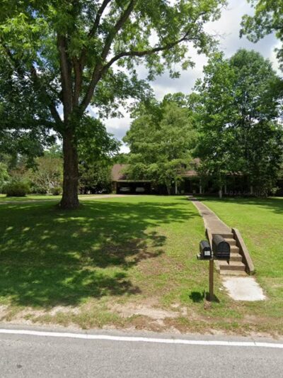 Collins Pet Resort - Collins, MS