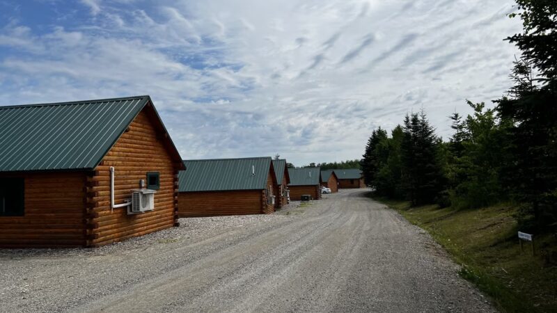 Flagpole View Cabins - Columbia Falls, ME