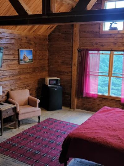 Flagpole View Cabins - Columbia Falls, ME