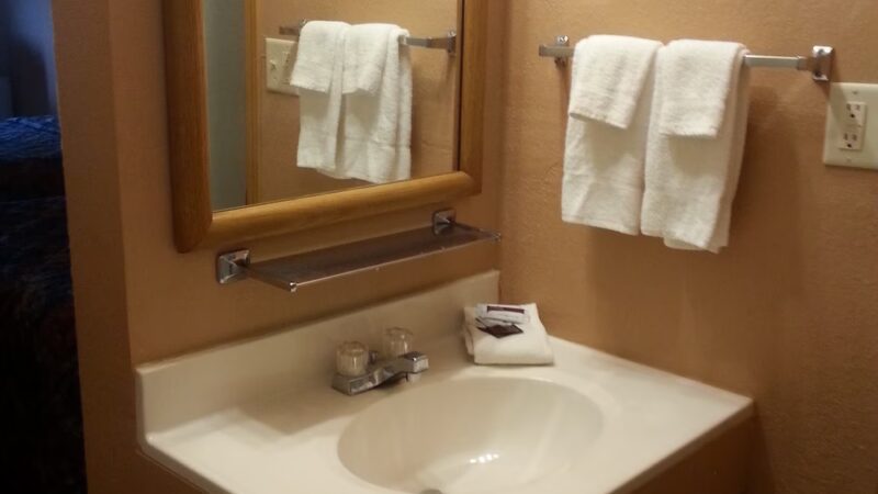 Columbus Motel - Columbus Junction, IA