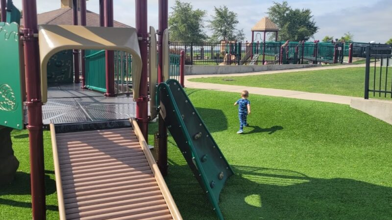 Playground Area & Splash Pad - Crest Hill, IL