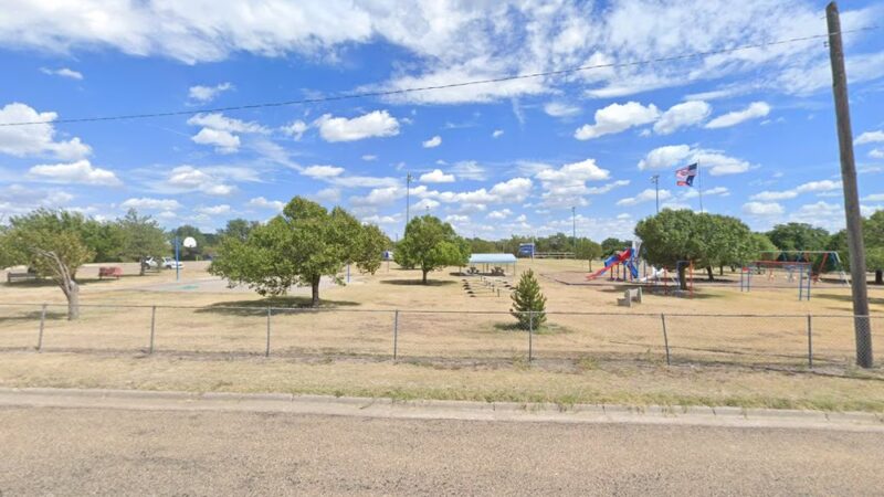 Darrouzett School Park - Darrouzett, TX