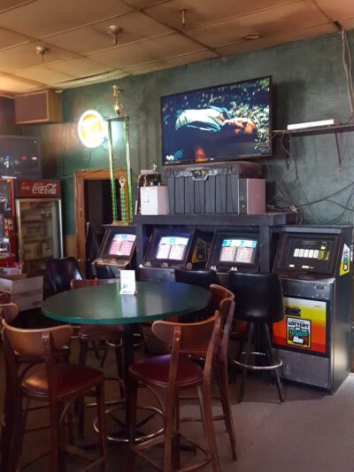Davis Bar - Davis, SD