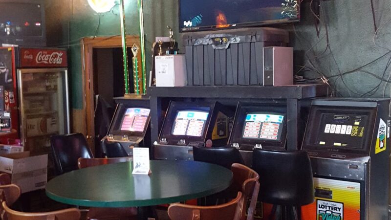 Davis Bar - Davis, SD