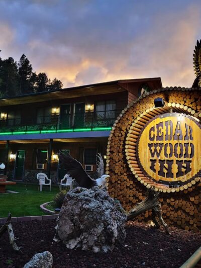 Cedar Wood Inn - Deadwood, SD