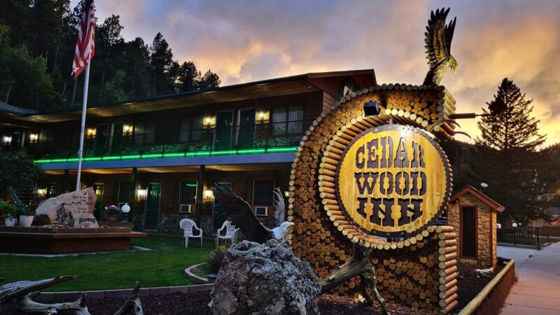 Cedar Wood Inn - Deadwood, SD