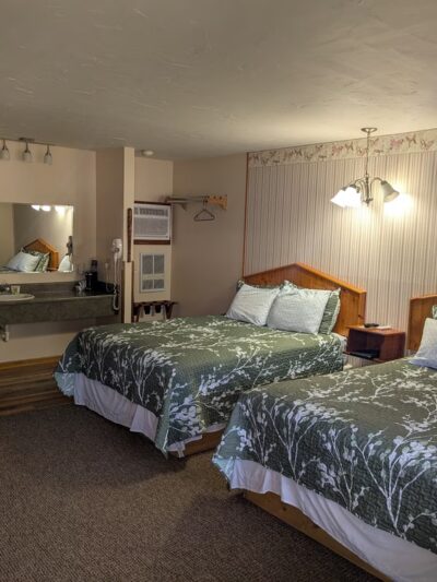 Cedar Wood Inn - Deadwood, SD