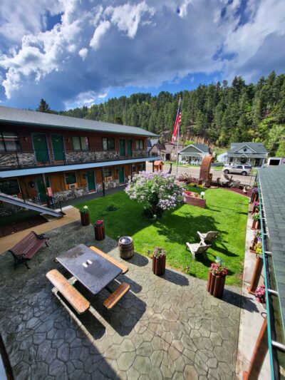 Cedar Wood Inn - Deadwood, SD