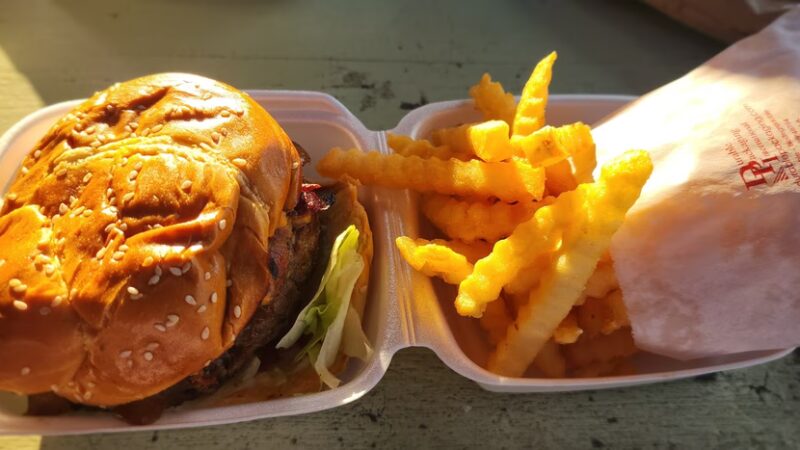 Paradise Pup - Des Plaines, IL