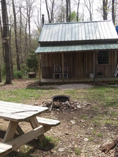 Robert's Redneck Retreat - Doniphan, MO