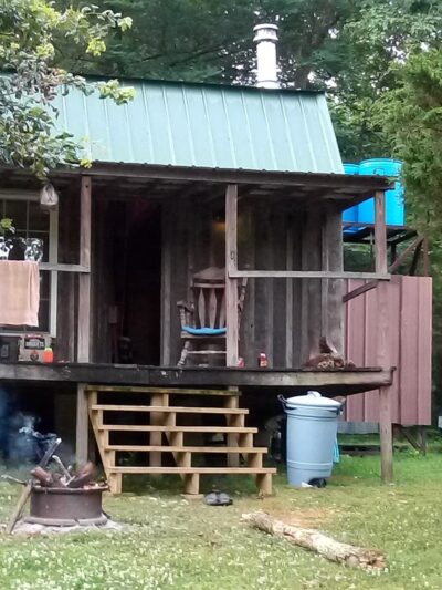 Robert's Redneck Retreat - Doniphan, MO