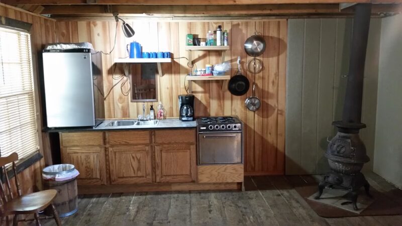 Robert's Redneck Retreat - Doniphan, MO