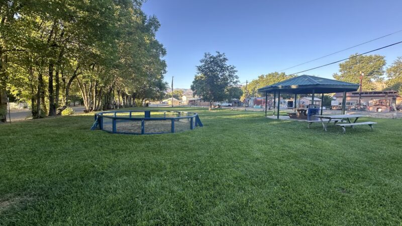 Dixon Memorial Park - Doyle, CA