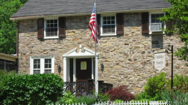 Holiday House Pet Resort & Training Center - Doylestown, PA