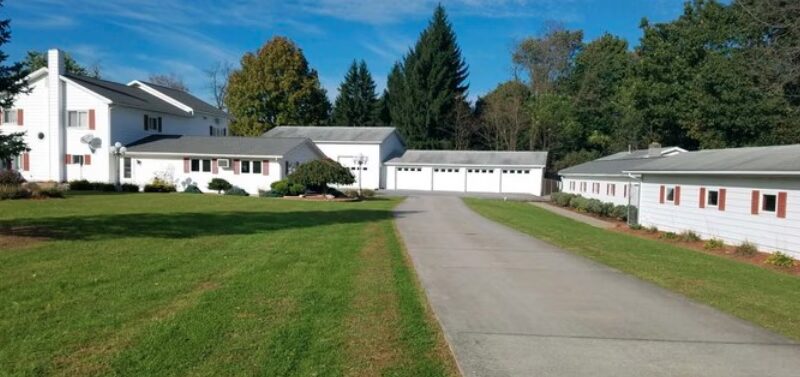 May's Kennel - Duncansville, PA