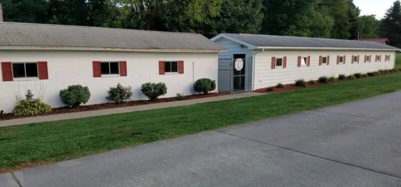 May's Kennel - Duncansville, PA