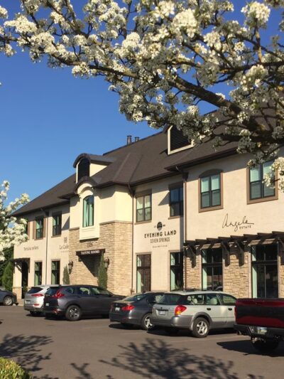 The Dundee Hotel - Dundee, OR