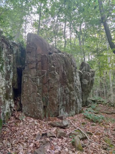 Bluff Head from New Haven Rd Mattabassett Trail - Durham, CT