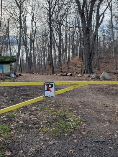 Miller's Pond State Park (Parking Lot) - Durham, CT