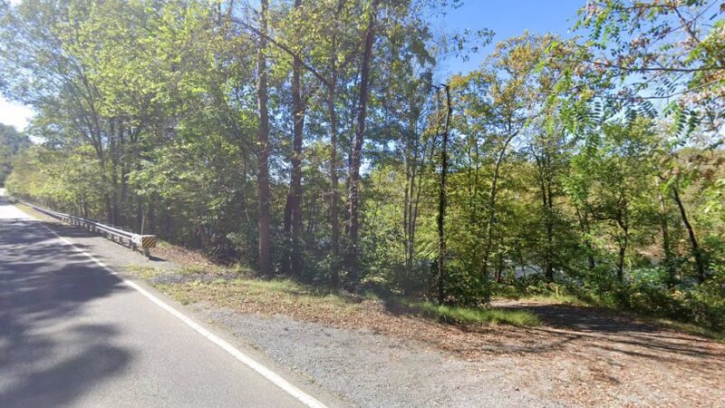 Twin River Campground Driveway - Eagle Rock, VA