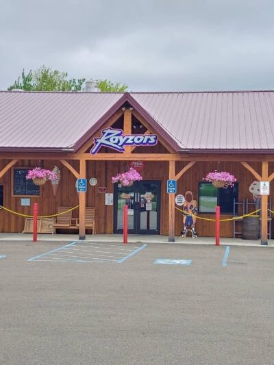 Rayzor's Dawg House - Eden, NY