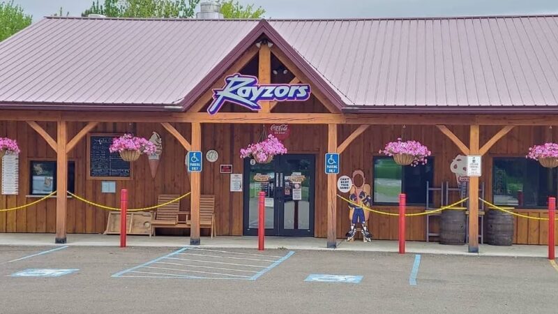 Rayzor's Dawg House - Eden, NY