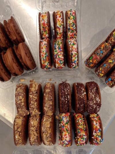 Rayzor's Dawg House - Eden, NY