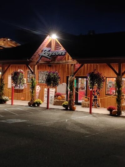 Rayzor's Dawg House - Eden, NY