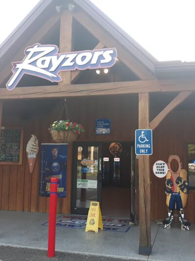 Rayzor's Dawg House - Eden, NY