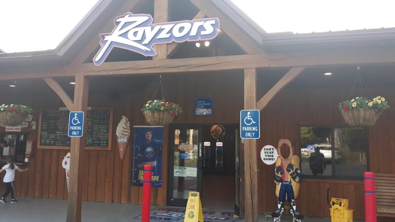 Rayzor's Dawg House - Eden, NY