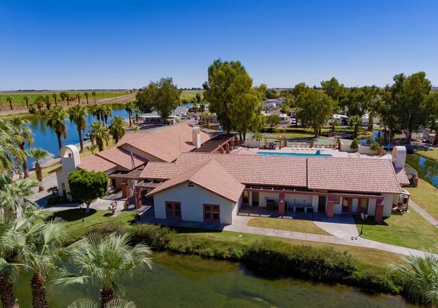Sunbeam Lake RV Resort - El Centro, CA