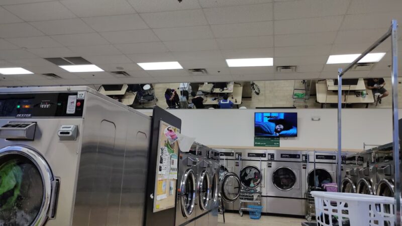 Supreme Laundromat & Cleaners - El Paso, TX