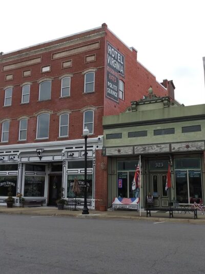 Emporia Shopping Center - Emporia, VA