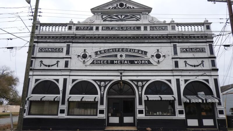 Emporia Shopping Center - Emporia, VA