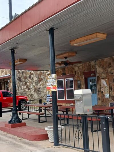 Woodie's Main Street Cafe - Evening Shade, AR