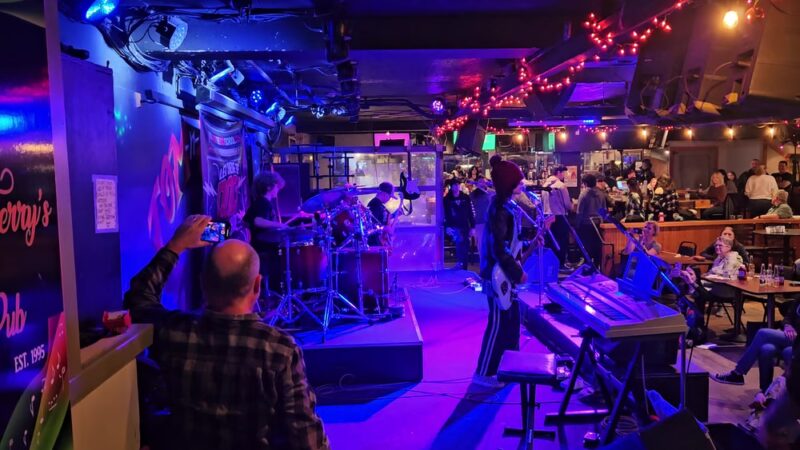 Tom N Jerry's - Folsom, PA