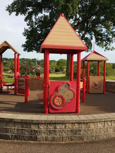 Little Foot Playground - Fontana-On-Geneva Lake, WI