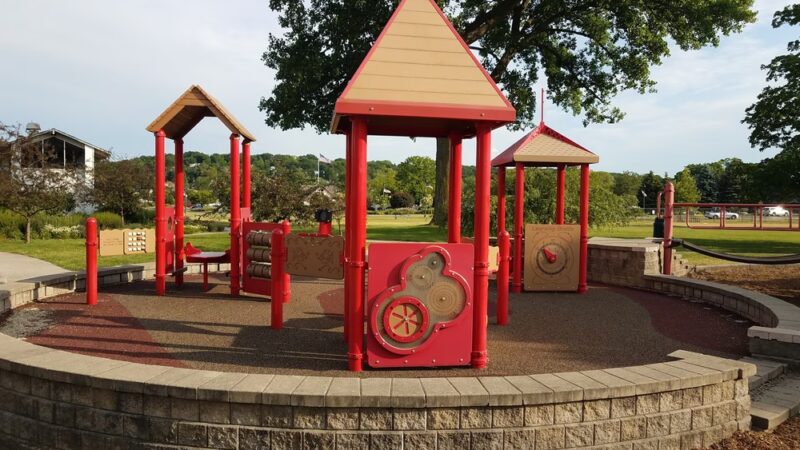 Little Foot Playground - Fontana-On-Geneva Lake, WI