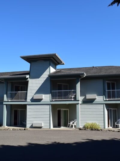Dew Drop Inn - Forks, WA