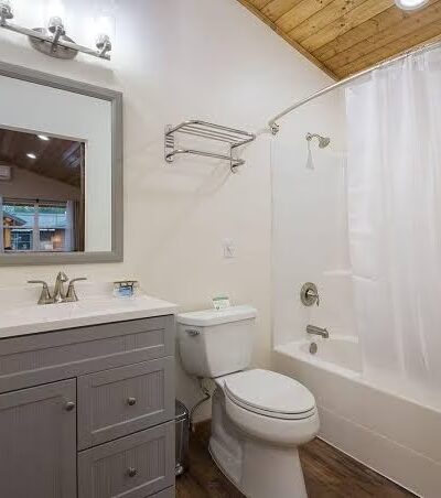 Woodland Inns - Forks, WA