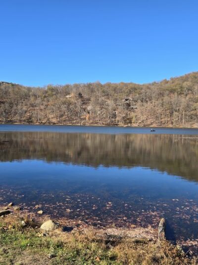Brooks Lake Parking - Fort Montgomery, NY