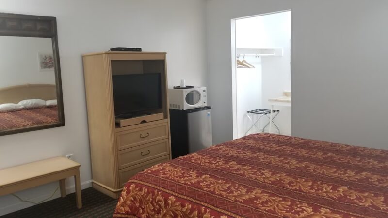 Royal Inn Motel - Front Royal, VA