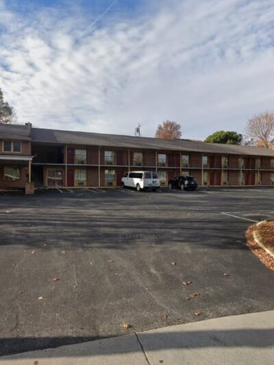 Royal Inn Motel - Front Royal, VA