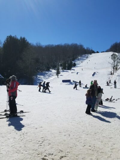Ski lounge - Glenwood, NY