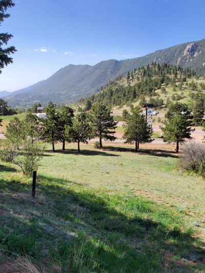 Rocky Top Motel & Campground - Green Mountain Falls, CO