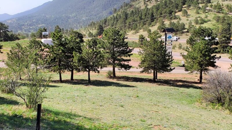 Rocky Top Motel & Campground - Green Mountain Falls, CO