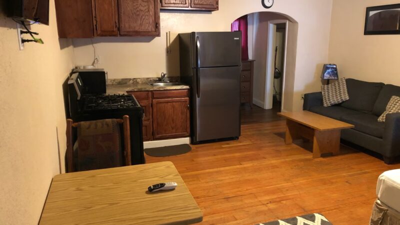 Rocky Top Motel & Campground - Green Mountain Falls, CO